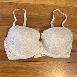 VS Dream Angel Cream Lace Bra